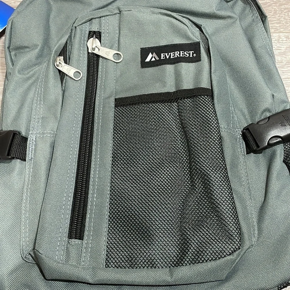 NWT Everest Gray Backpack with Black Details - Picture 6 of 11